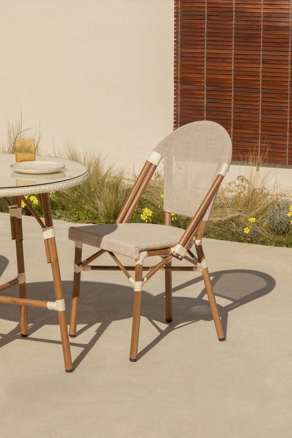 Cadeira de jardim empilhável de alumínio Brielle Bistro, imagem de galeria 1