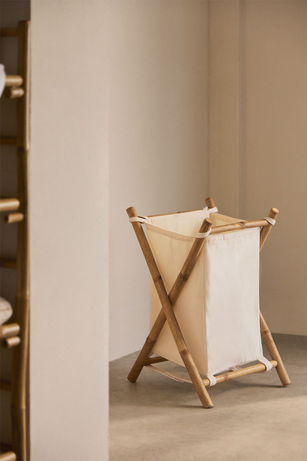 Cesto de roupa de bambu Tubai, imagem de galeria 1