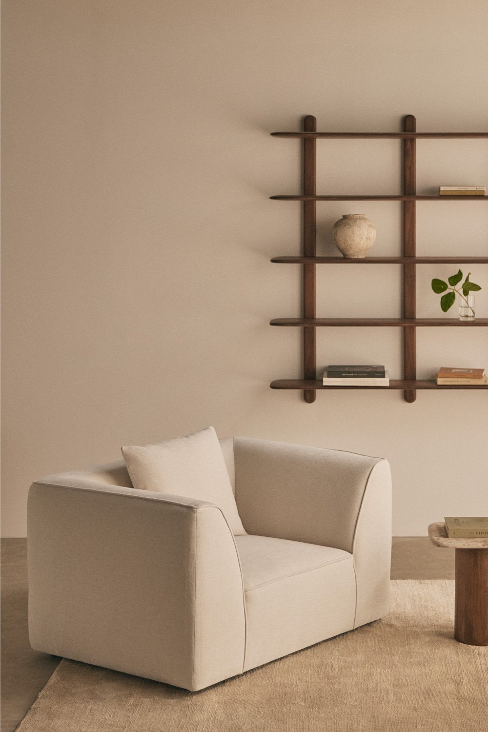 Poltrona estofada Cardea, imagem de galeria 1
