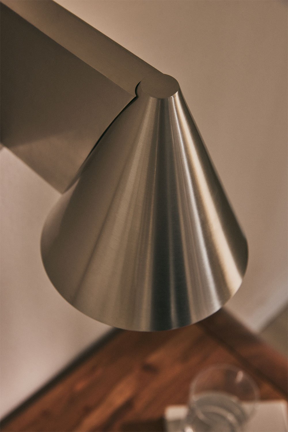 Luminária de parede em ferro Bicorp, imagem de galeria 2