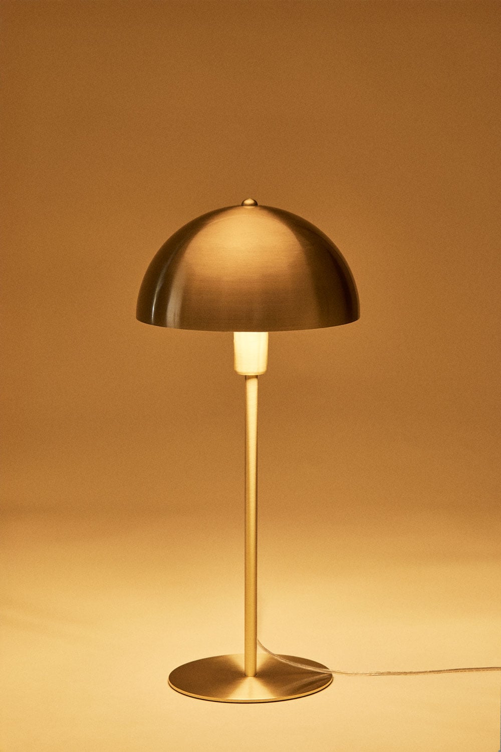 Candeeiro de mesa em ferro Alnair, imagem de galeria 4