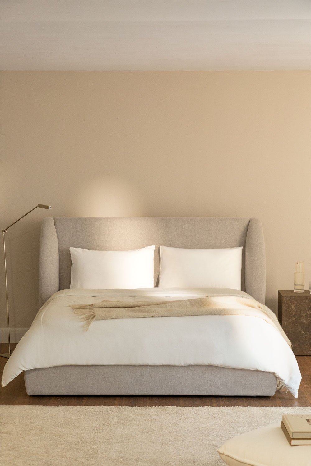 Cama em tecido Cabargi, imagem de galeria 1