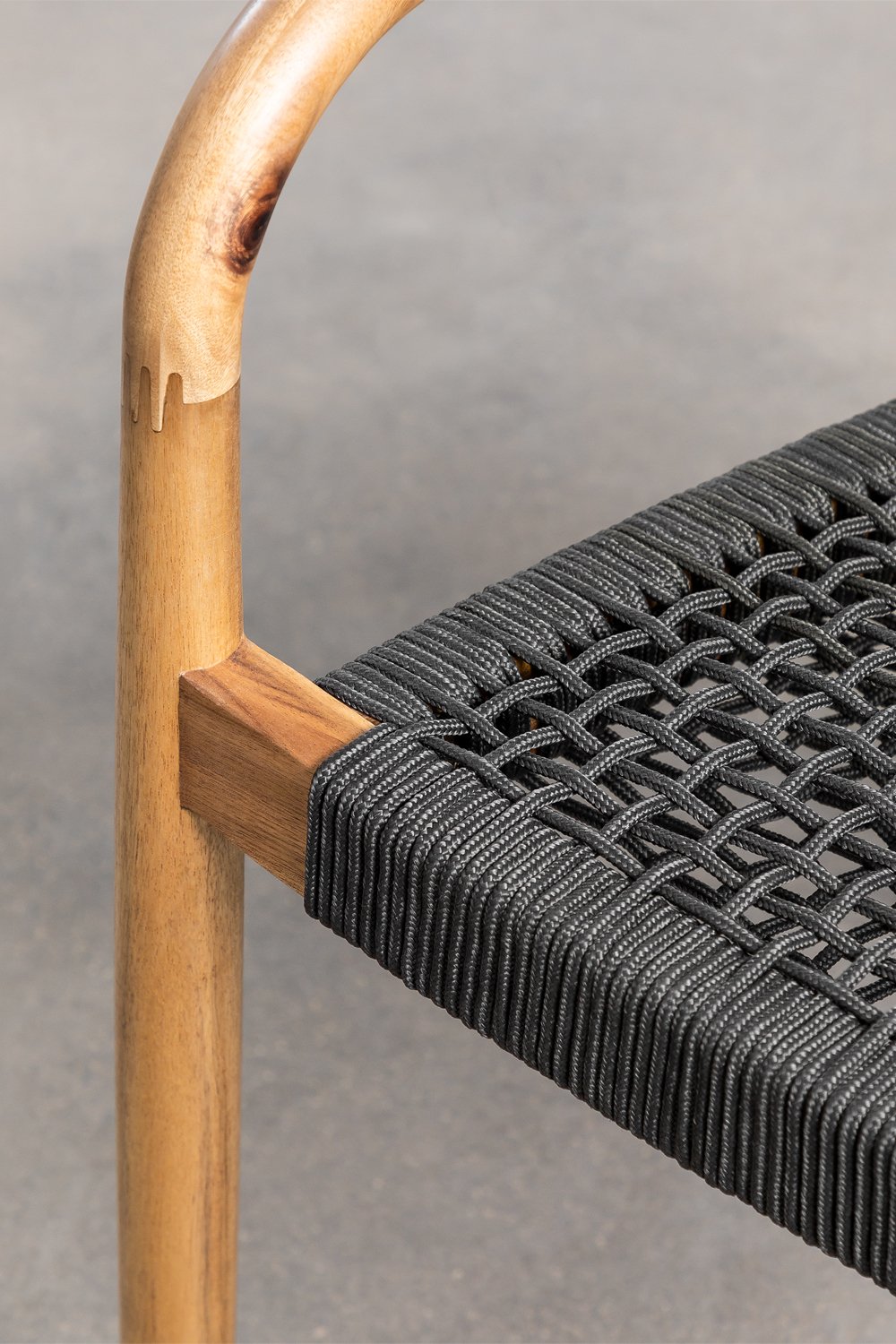 Conjunto de mesa retangular 270x110 cm em cimento Sirvon e 10 cadeiras de jardim com apoios de braços em madeira de acácia Mallo, imagem de galeria 8