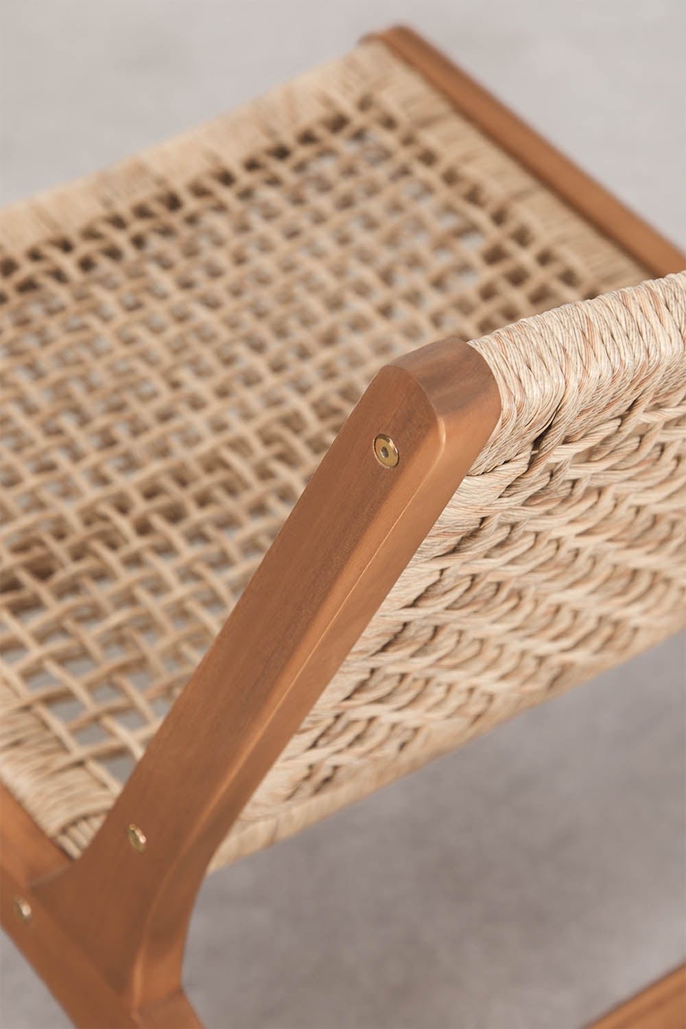Poltrona em madeira de acácia e rattan sintético Verlian, imagem de galeria 7