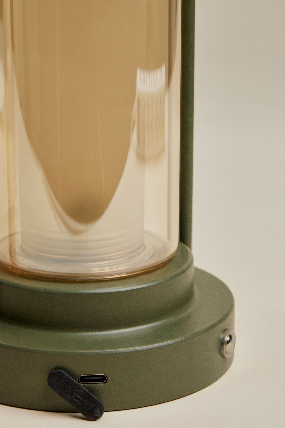 Lâmpada de mesa LED sem fios para exterior em ferro e vidro Sorlix, imagem de galeria 5