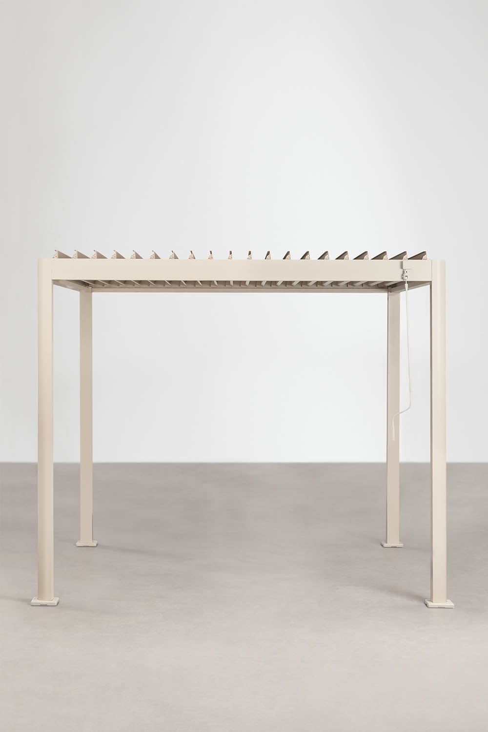 Pérgola bioclimática de alumínio com lâminas e painéis laterais Druvia, imagem de galeria 2