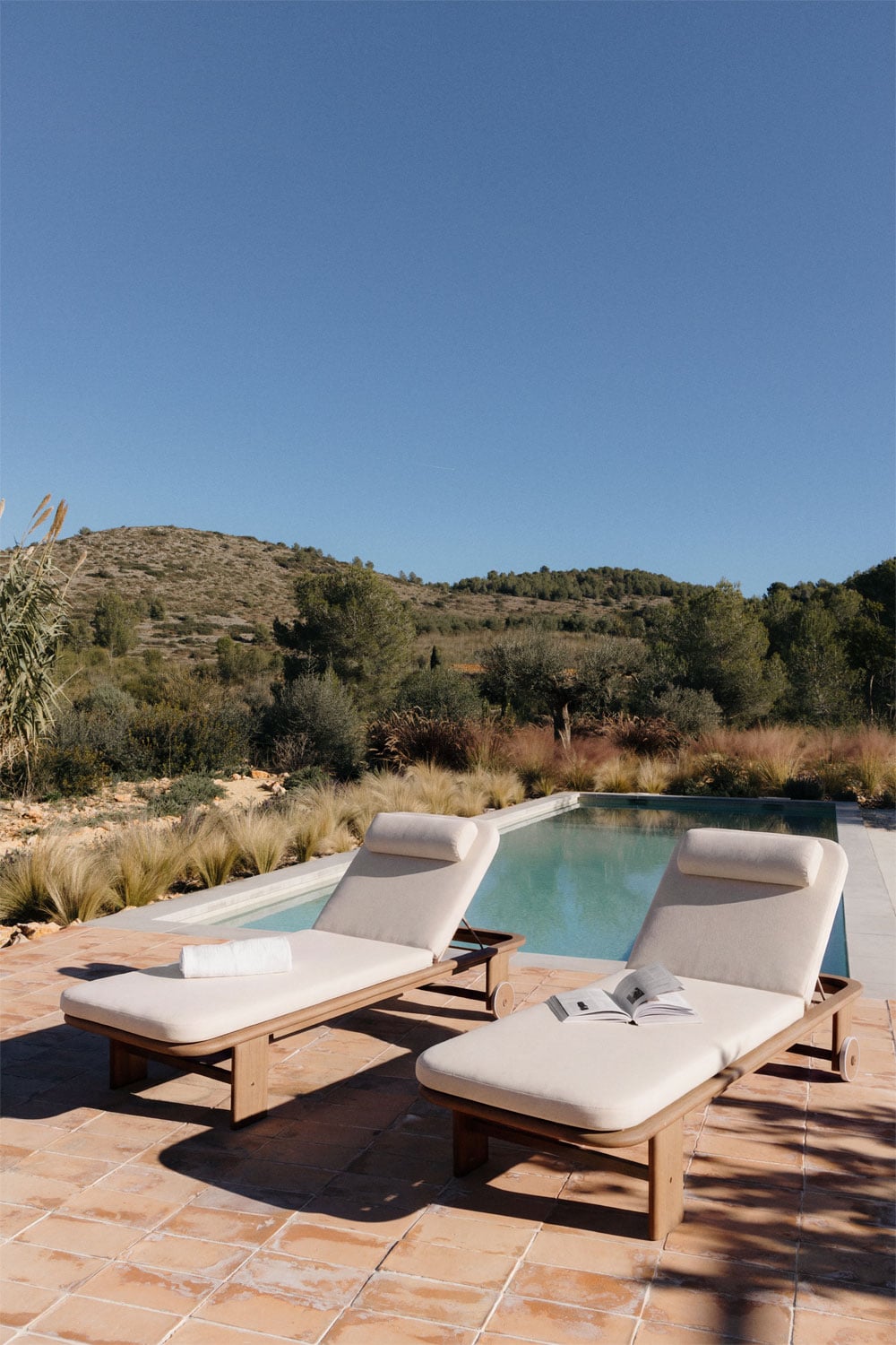 Pack de 2 espreguiçadeiras reclináveis em madeira de acácia Uleno, imagem de galeria 1