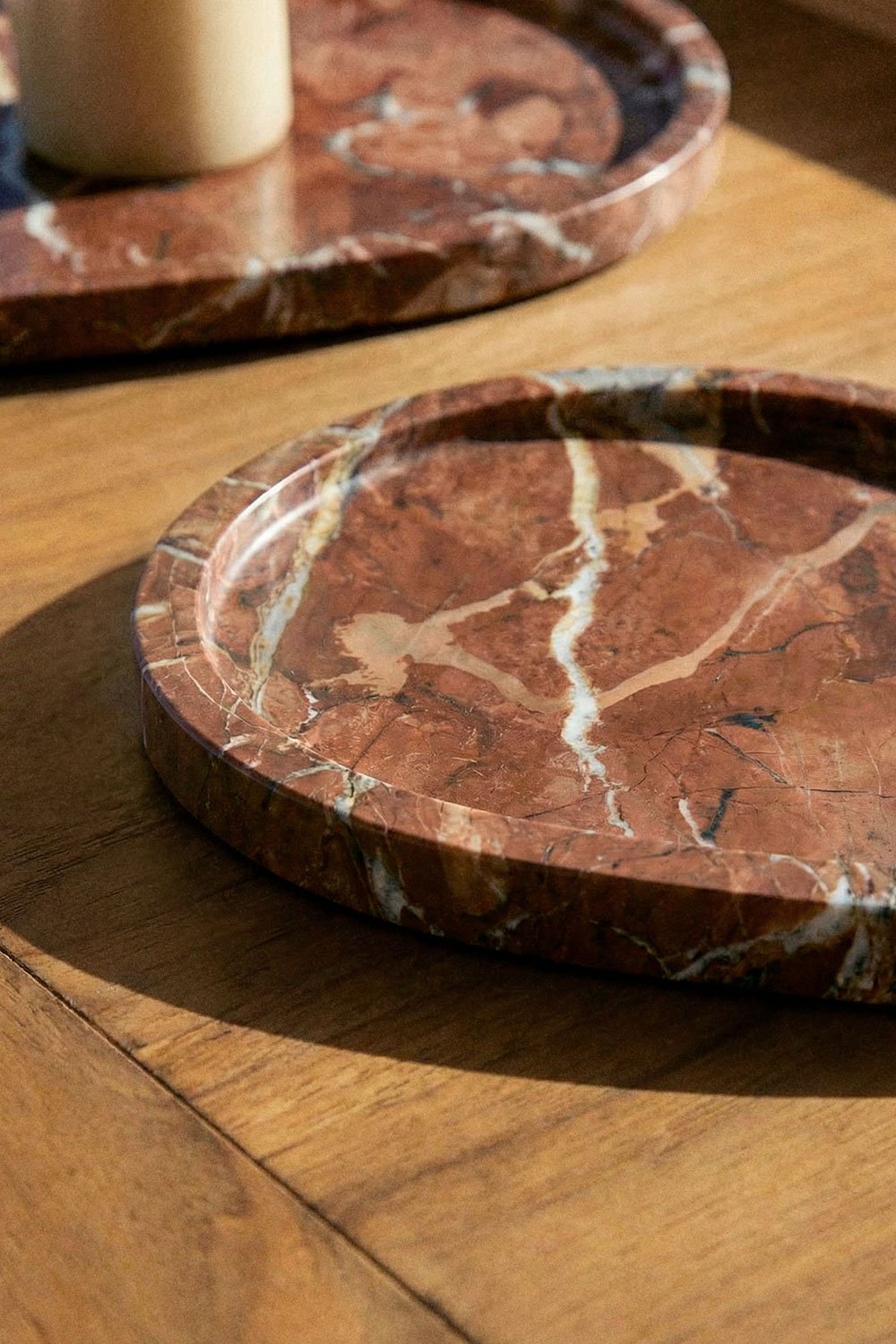 Bandeja decorativa em mármore Orivando, imagem de galeria 2