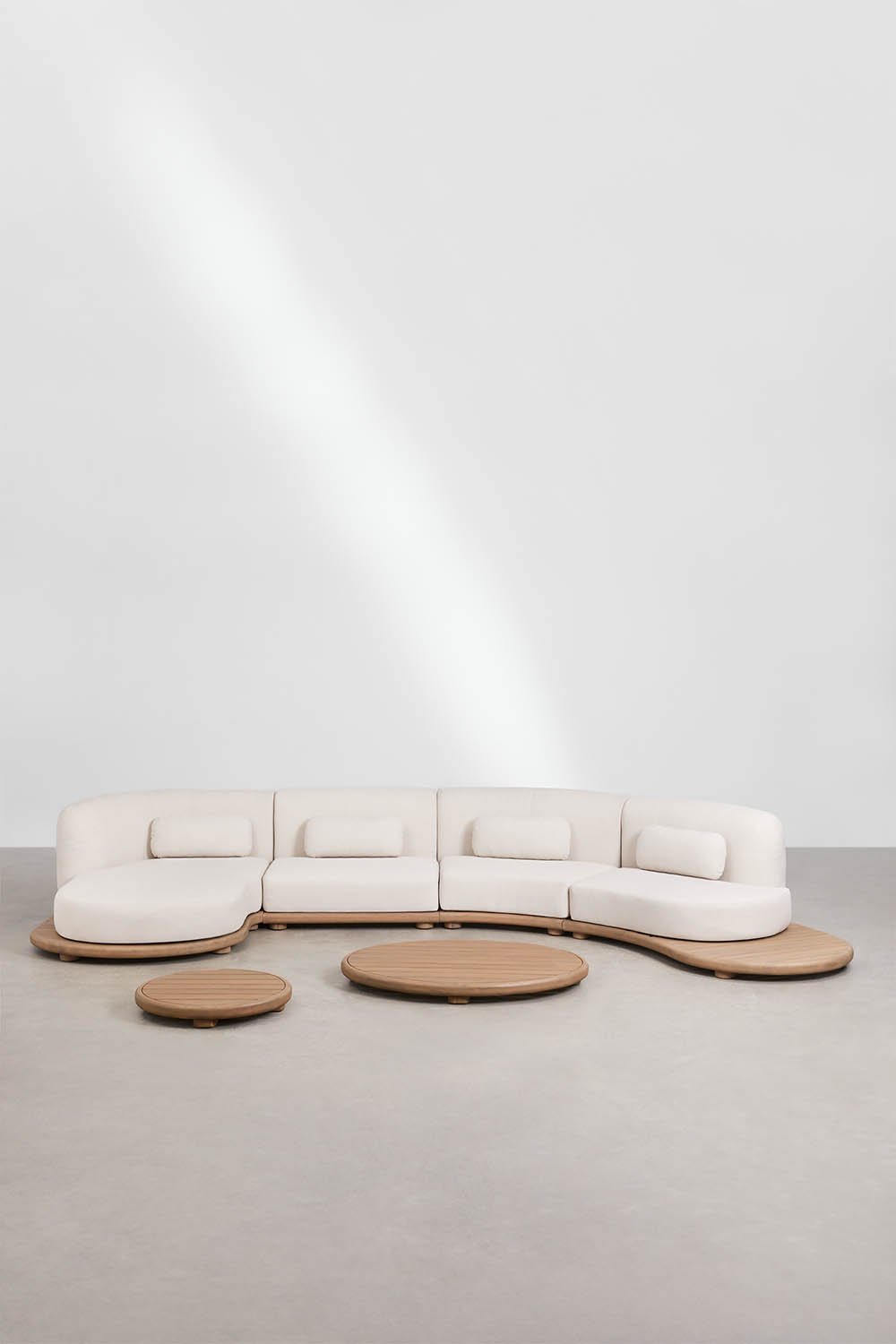 Conjunto de jardim com sofá modular chaise longue esquerdo de 4 peças e 2 mesas de centro em madeira de acácia Gerard, imagem de galeria 3