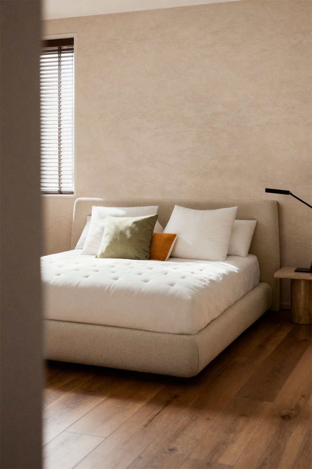 Cama com baú articulado estofada Norena, imagem de galeria 1