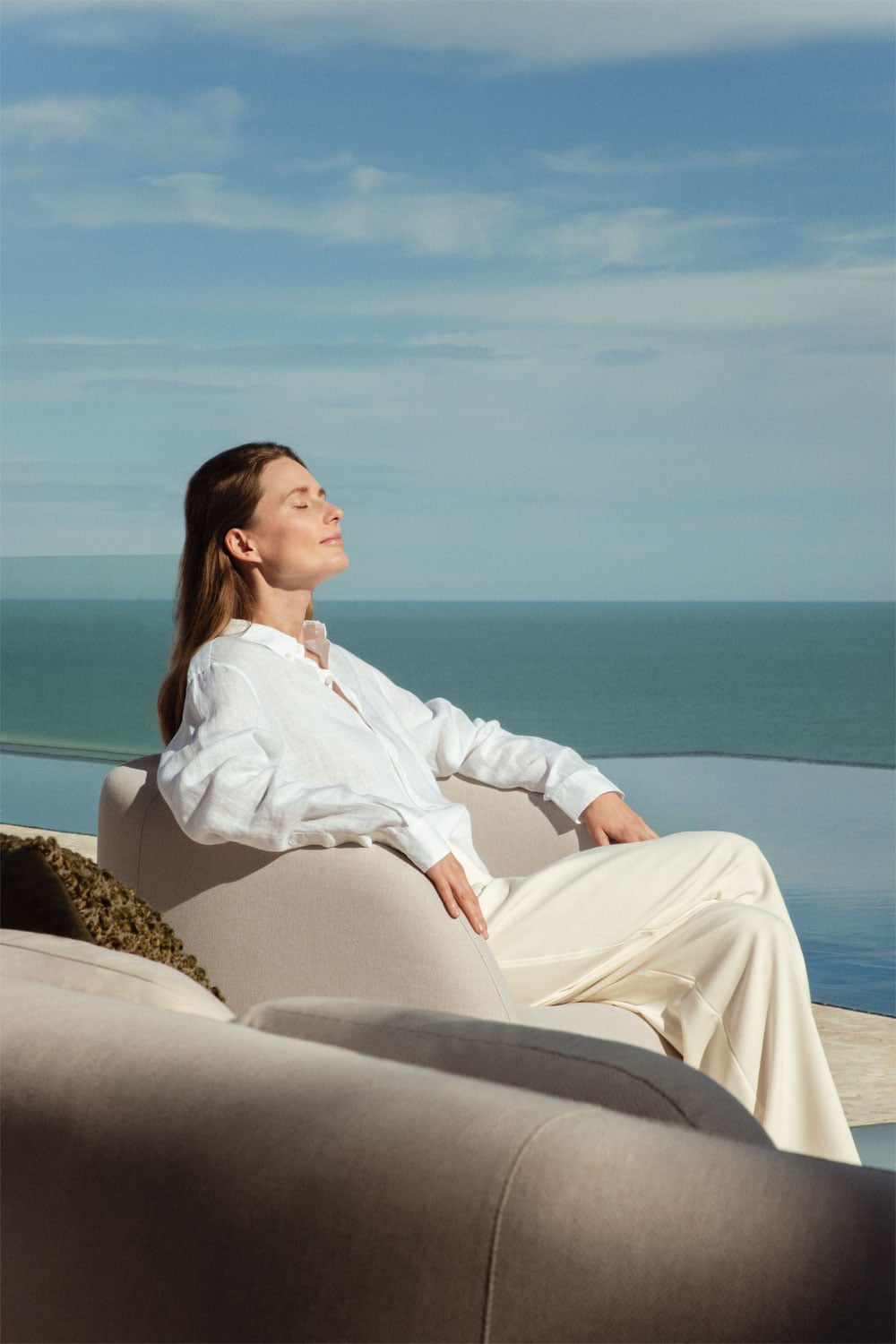 Conjunto de jardim com sofá de 3 lugares, 2 poltronas e mesa de centro retangular 130x75 cm em madeira de acácia Verona, imagem de galeria 2