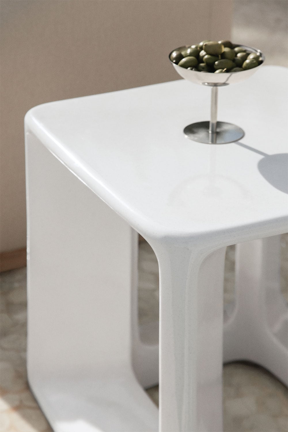 Mesa auxiliar para jardim quadrada 40x40 cm em cimento e fibra de vidro Lilou, imagem de galeria 2