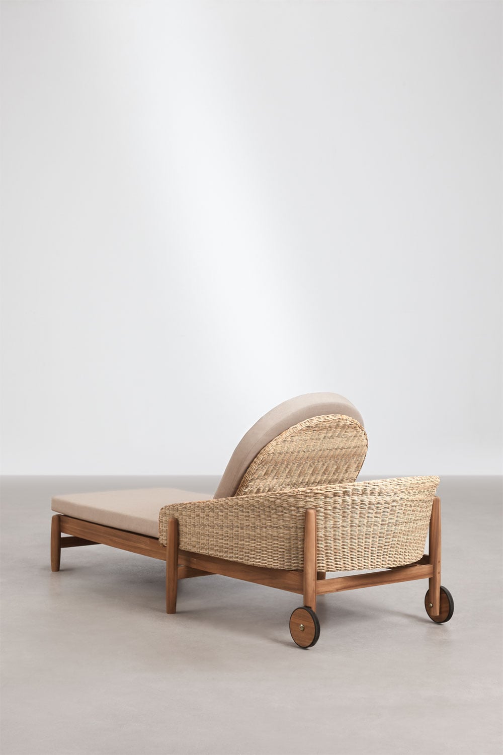 Espreguiçadeira em madeira de acácia e rattan sintético Ribeira, imagem de galeria 4