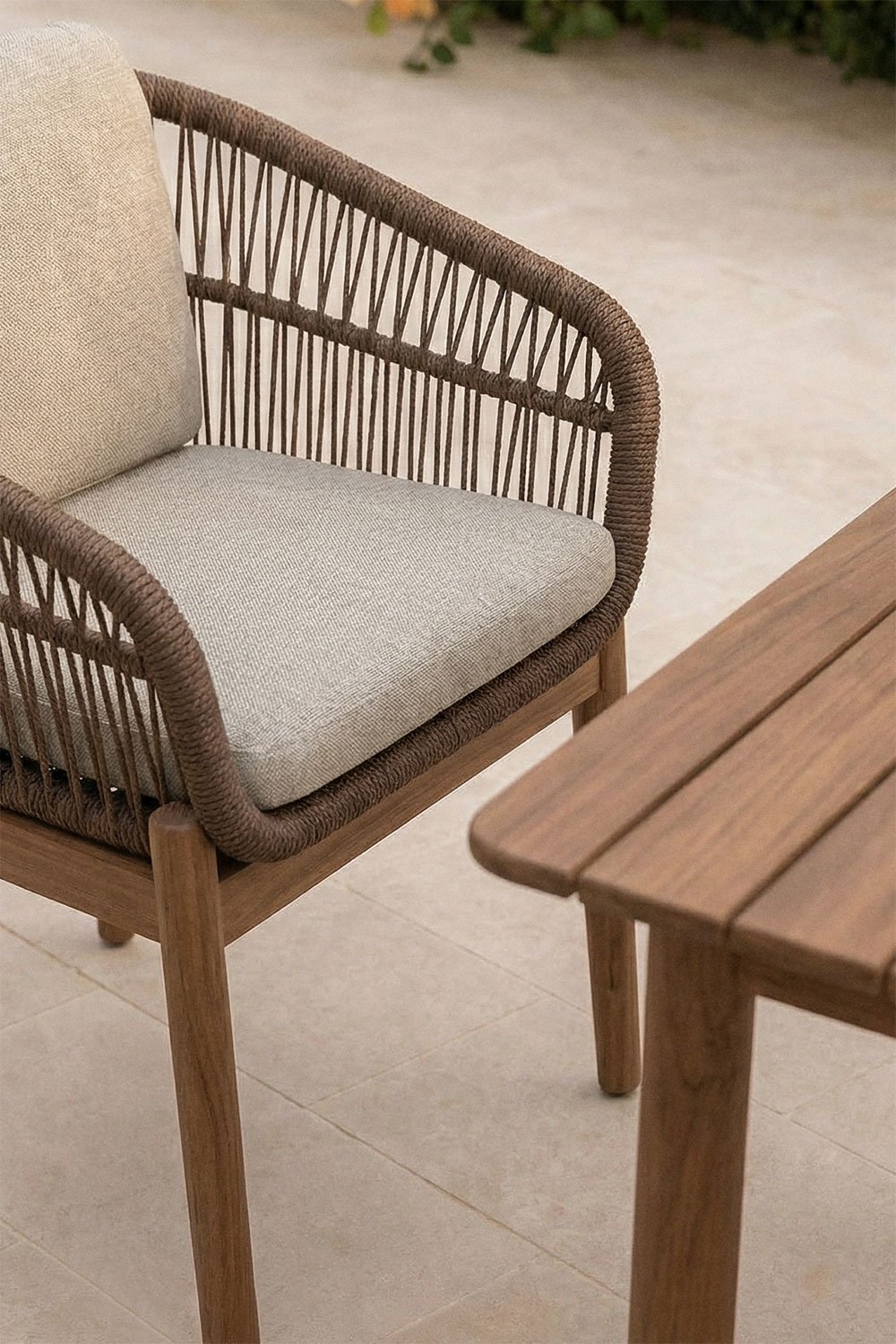 Conjunto de mesa retangular extensível Duala 250-310x105 cm e 8 cadeiras de jardim em madeira de acácia e corda trançada Karvia, imagem de galeria 2