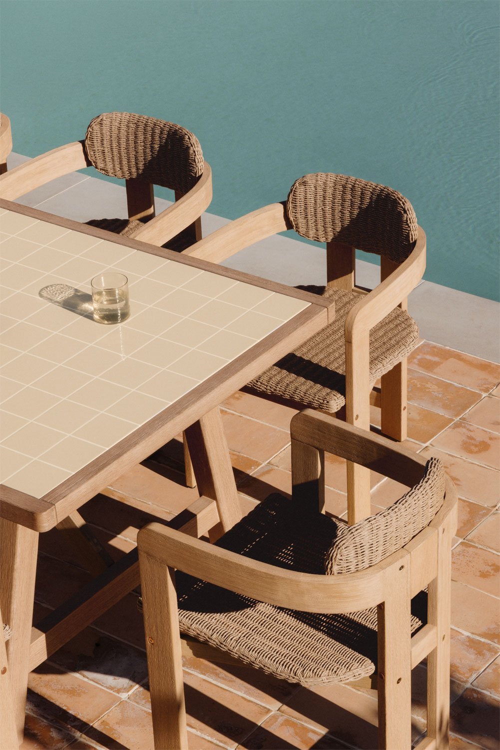 Conjunto de mesa retangular 200x100 cm Dubai e 8 cadeiras de jardim em madeira de acácia e rattan sintético Ginara, imagem de galeria 2