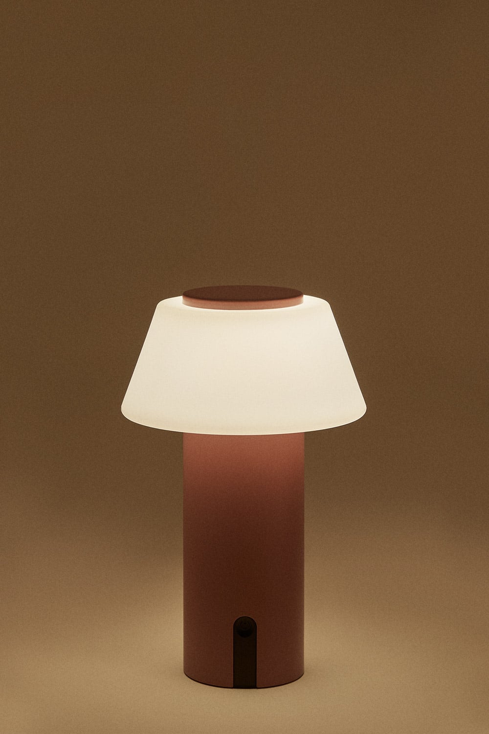 Lâmpada de mesa LED sem fios em ferro Socotra, imagem de galeria 2