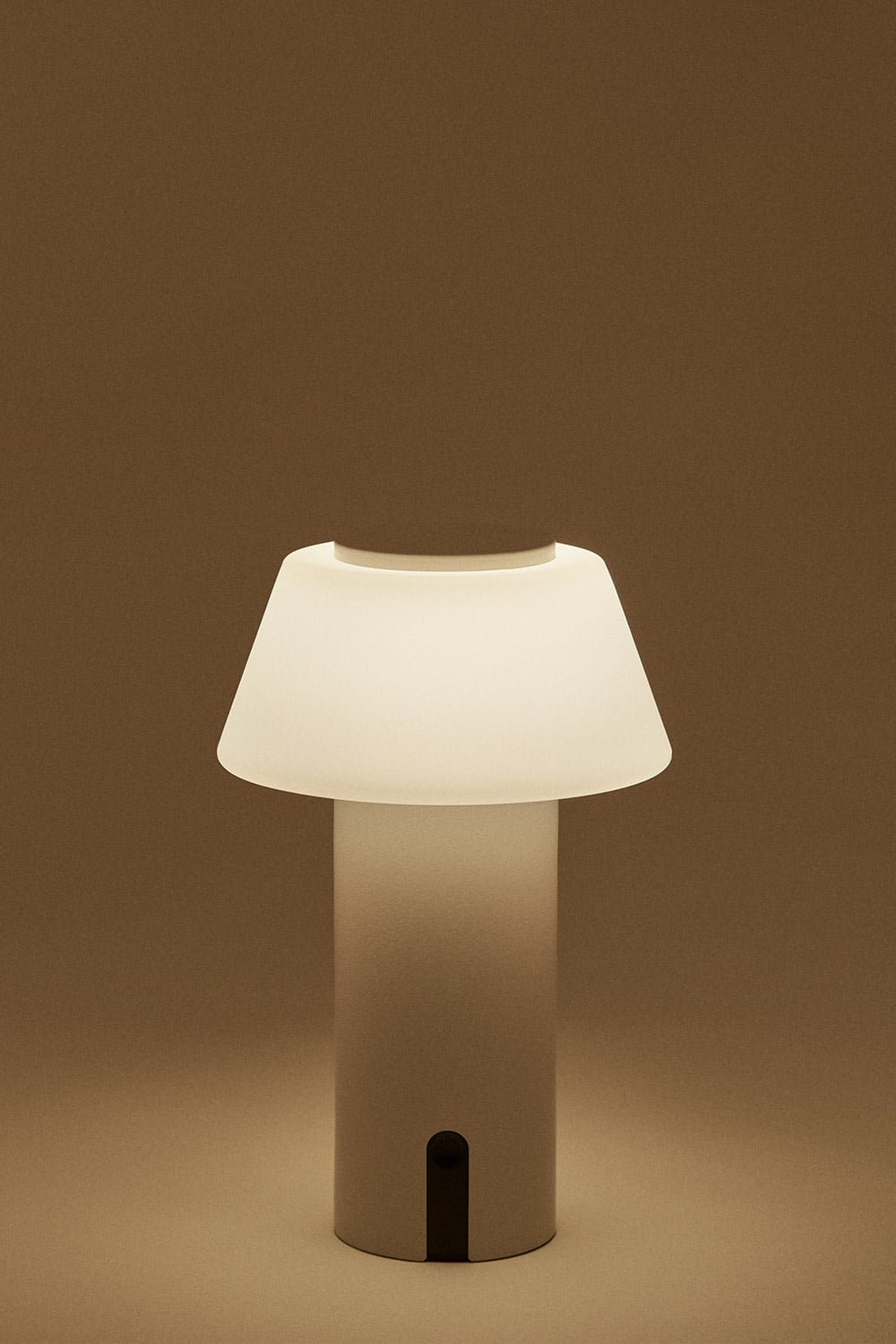 Lâmpada de mesa LED sem fios em ferro Socotra, imagem de galeria 2