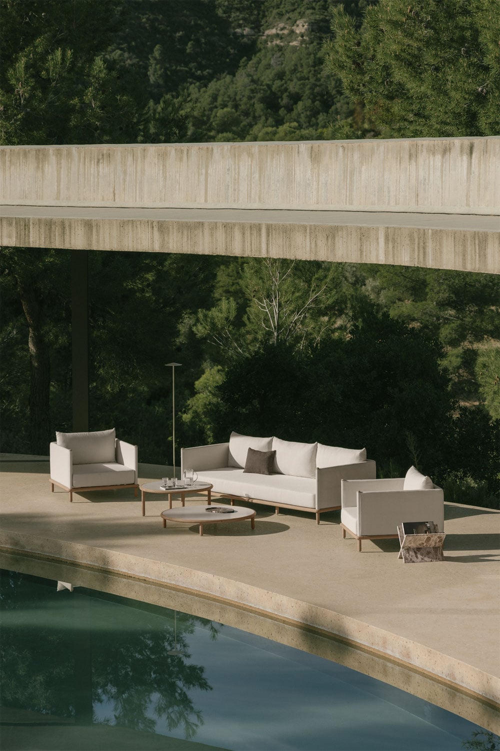 Conjunto de jardim com sofá de 3 lugares, 2 poltronas e 2 mesas de centro redondas em madeira de acácia Olivia, imagem de galeria 1