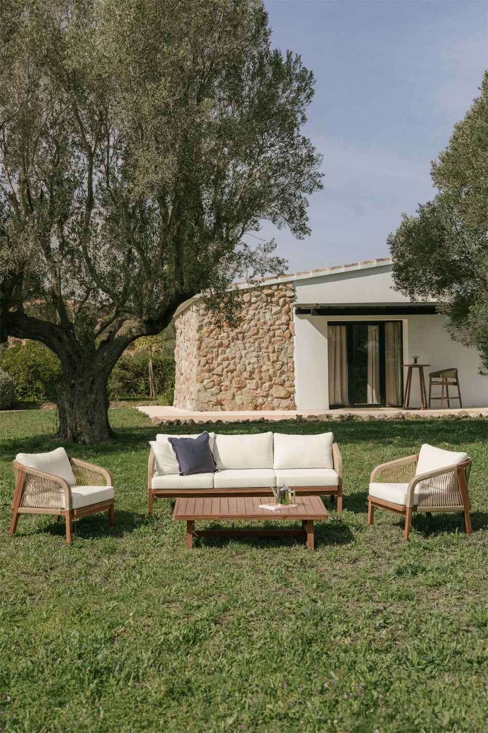 Conjunto de jardim com sofá de 3 lugares, 2 poltronas e mesa de centro em madeira de acácia Dubai, imagem de galeria 1