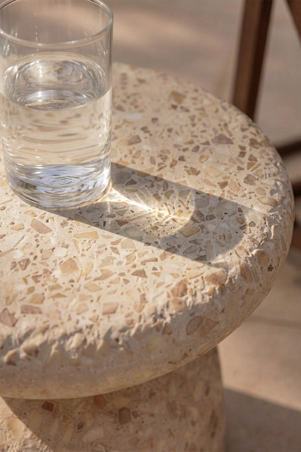 Mesa auxiliar para jardim redonda Ø40 cm em cimento Zanira, imagem de galeria 2