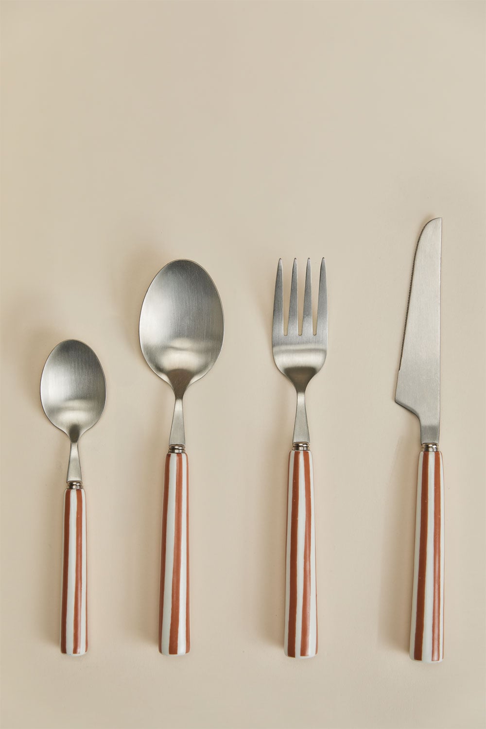 Conjunto de talheres de 16 peças em aço inoxidável e cerâmica Ireli, imagem de galeria 5