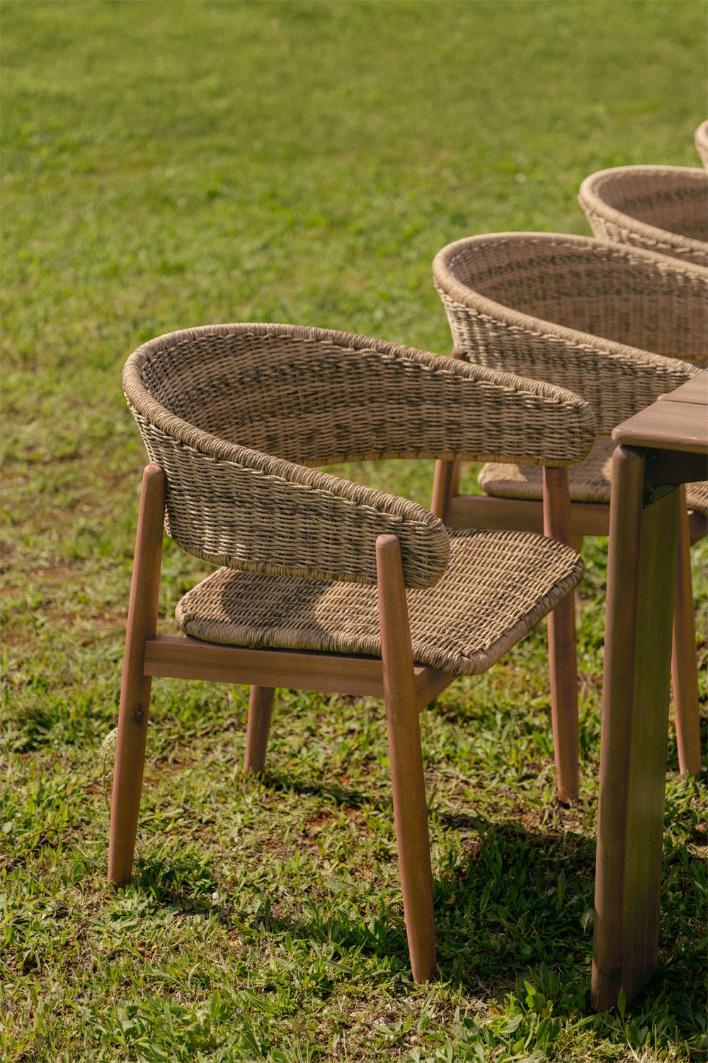 Pack de 4 cadeiras de jardim com apoios de braços em madeira de acácia e rattan sintético Ribeira, imagem de galeria 1