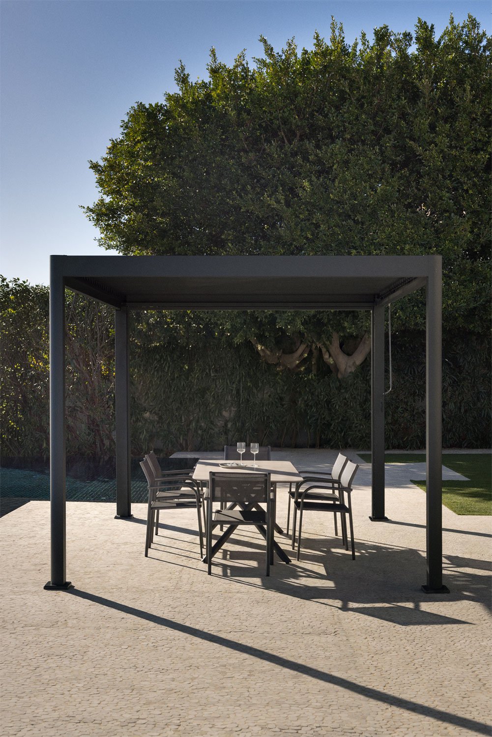 Pérgola bioclimática de alumínio com lâminas Druvia, imagem de galeria 1