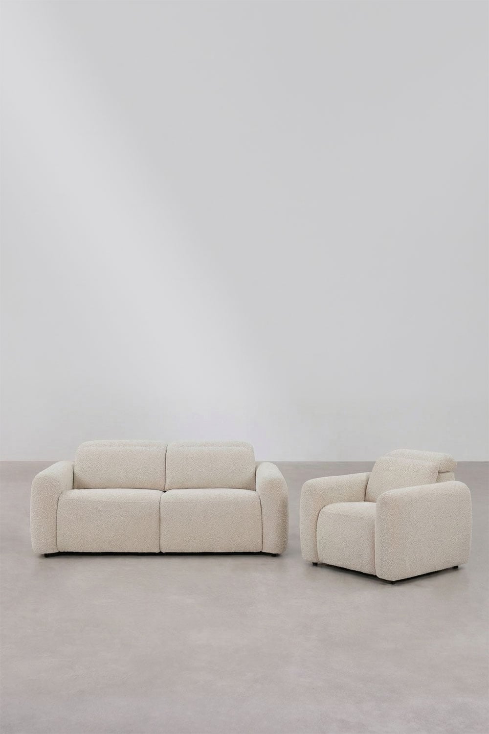 Conjunto de sala com sofá reclinável e elétrico de 2 lugares e poltrona estofada Peggy, imagem de galeria 3