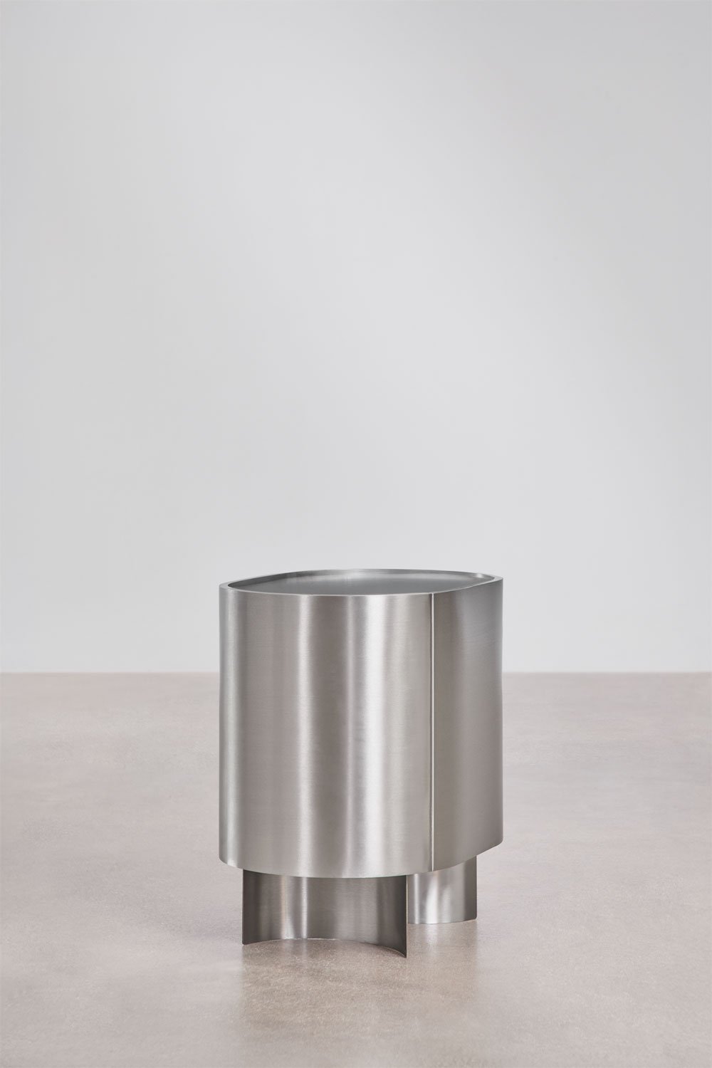 Oval bedside table 50x35 cm in stainless steel Luena, imagem de galeria 2