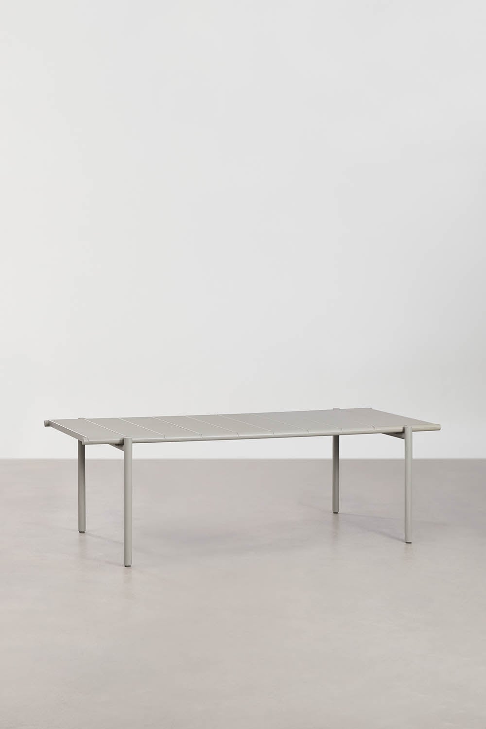 Conjunto de mesa retangular 235x105 cm em aço Tossa e 8 cadeiras de jardim empilháveis em aço e rattan sintético Veyra, imagem de galeria 3
