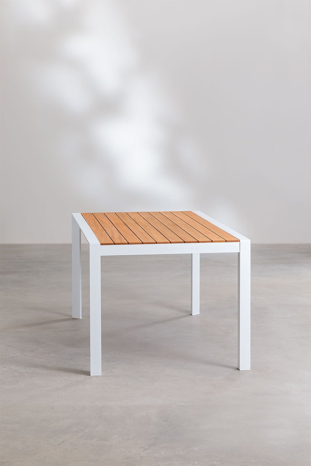 Conjunto de mesa retangular 160x90 cm em madeira de eucalipto Archer Classic e 6 cadeiras de jardim empilháveis em alumínio Arch, imagem de galeria 3