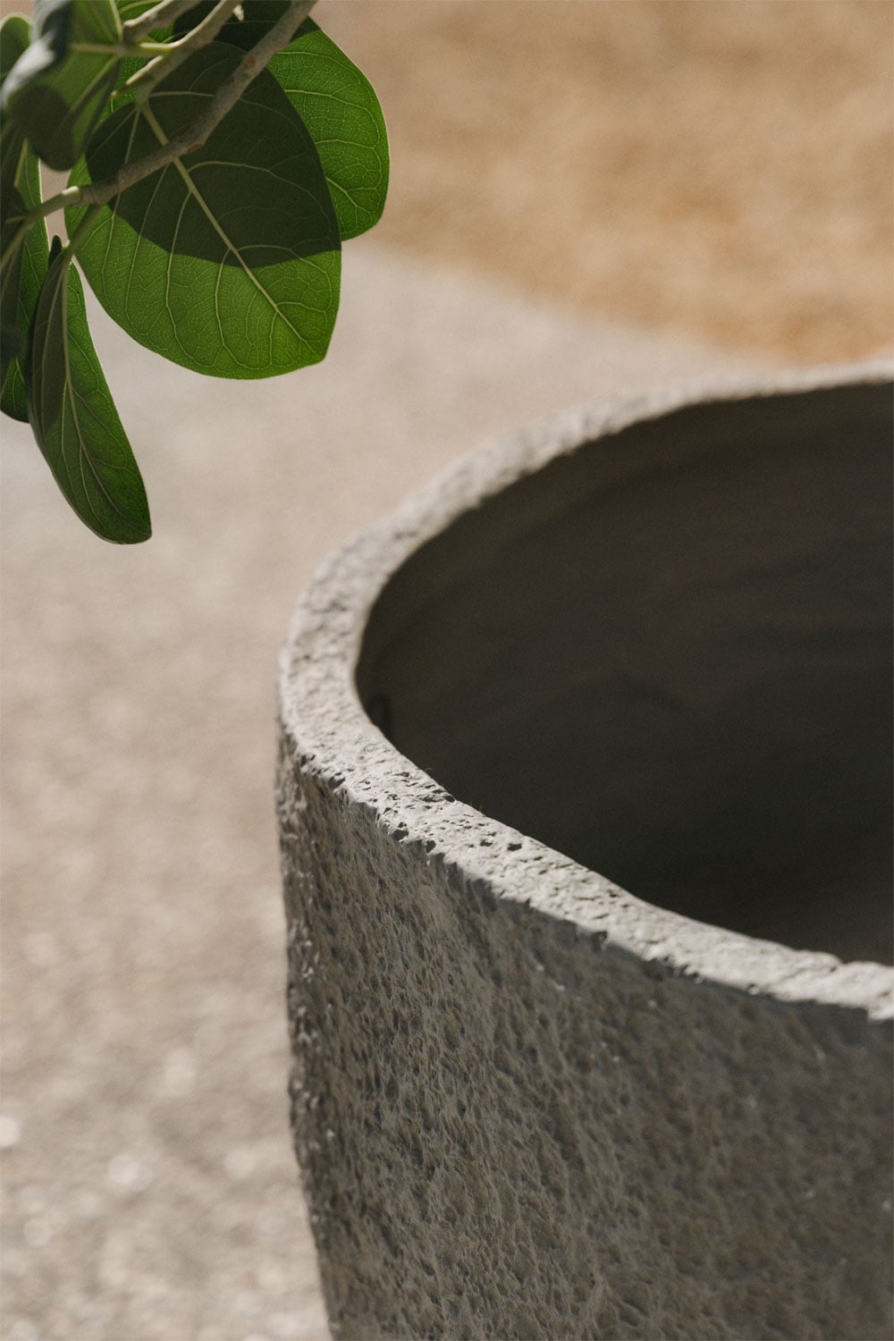 Vaso de flores exterior em cimento Nuria, imagem de galeria 2