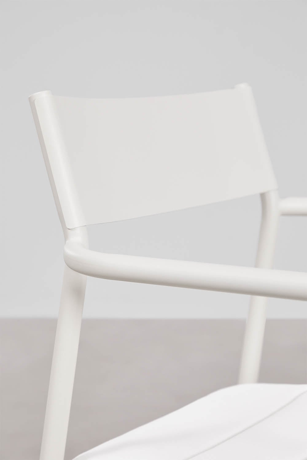 Conjunto de mesa retangular 235x105 cm e 8 cadeiras de jardim empilháveis em aço Tossa, imagem de galeria 10