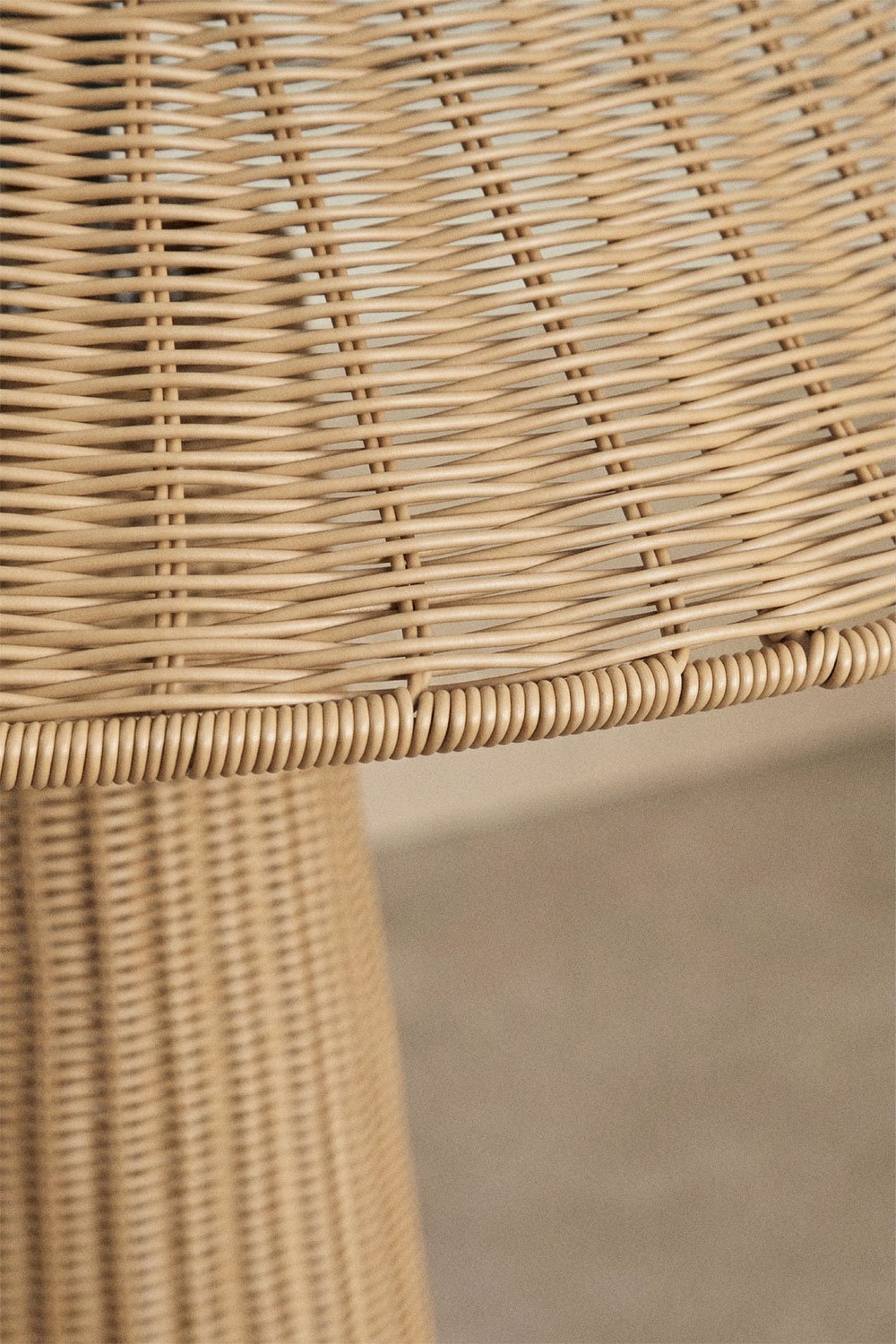 Lâmpada de pé em rattan sintético e ferro Ekain, imagem de galeria 2