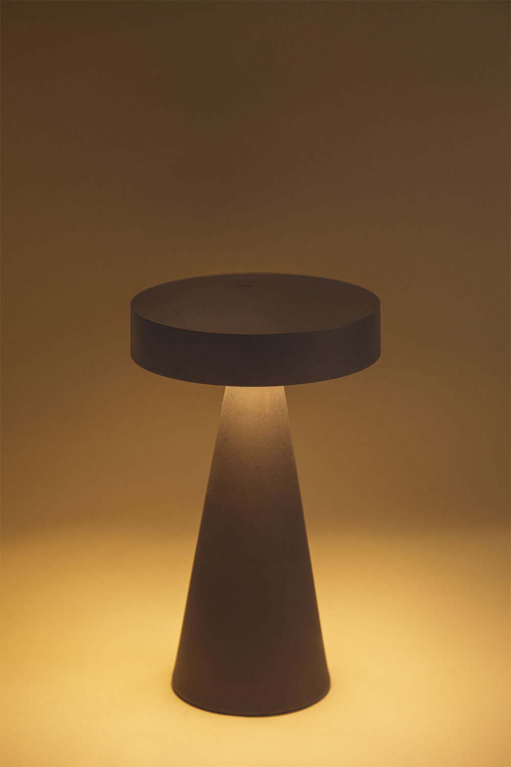 Candeeiro de mesa LED sem fios em ferro Catinca, imagem de galeria 3