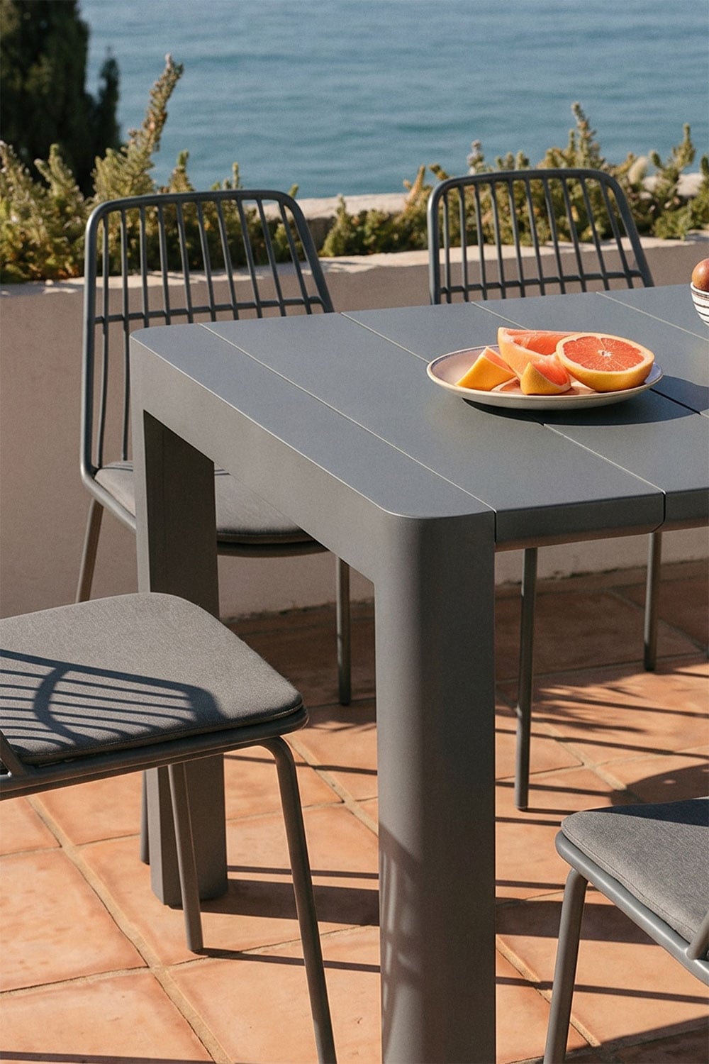 Conjunto de mesa retangular (220x100 cm) Arnadine e 8 cadeiras de jardim Maeba, imagem de galeria 2