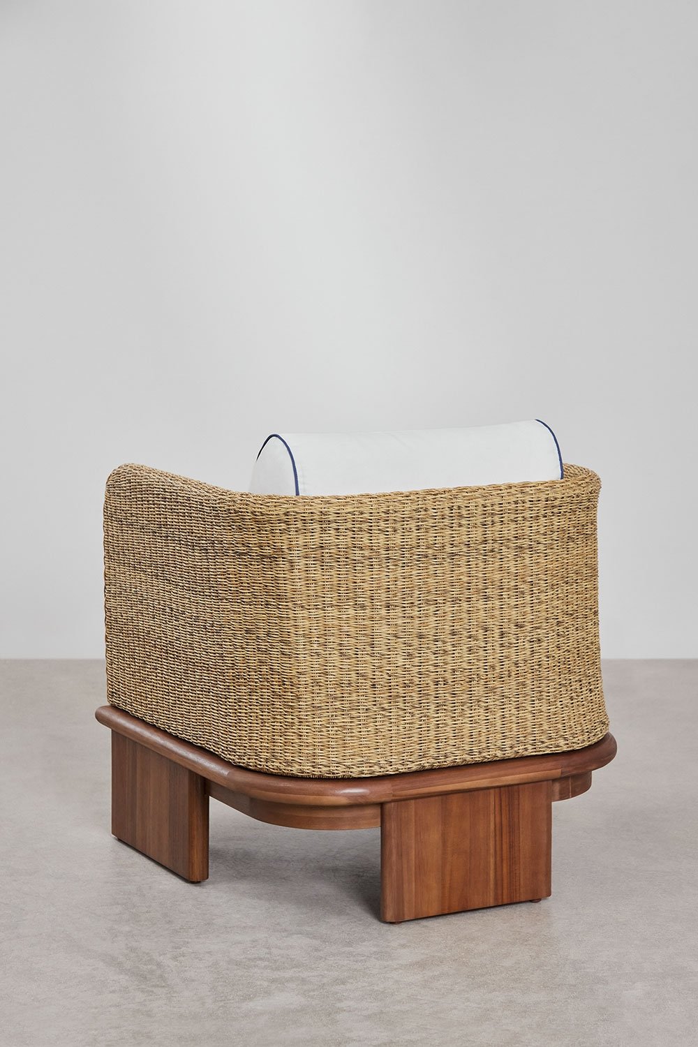 Conjunto de sala com sofá de 3 lugares, 2 poltronas e 2 mesas de centro 70x70 cm em rattan e madeira de acácia Famara, imagem de galeria 8