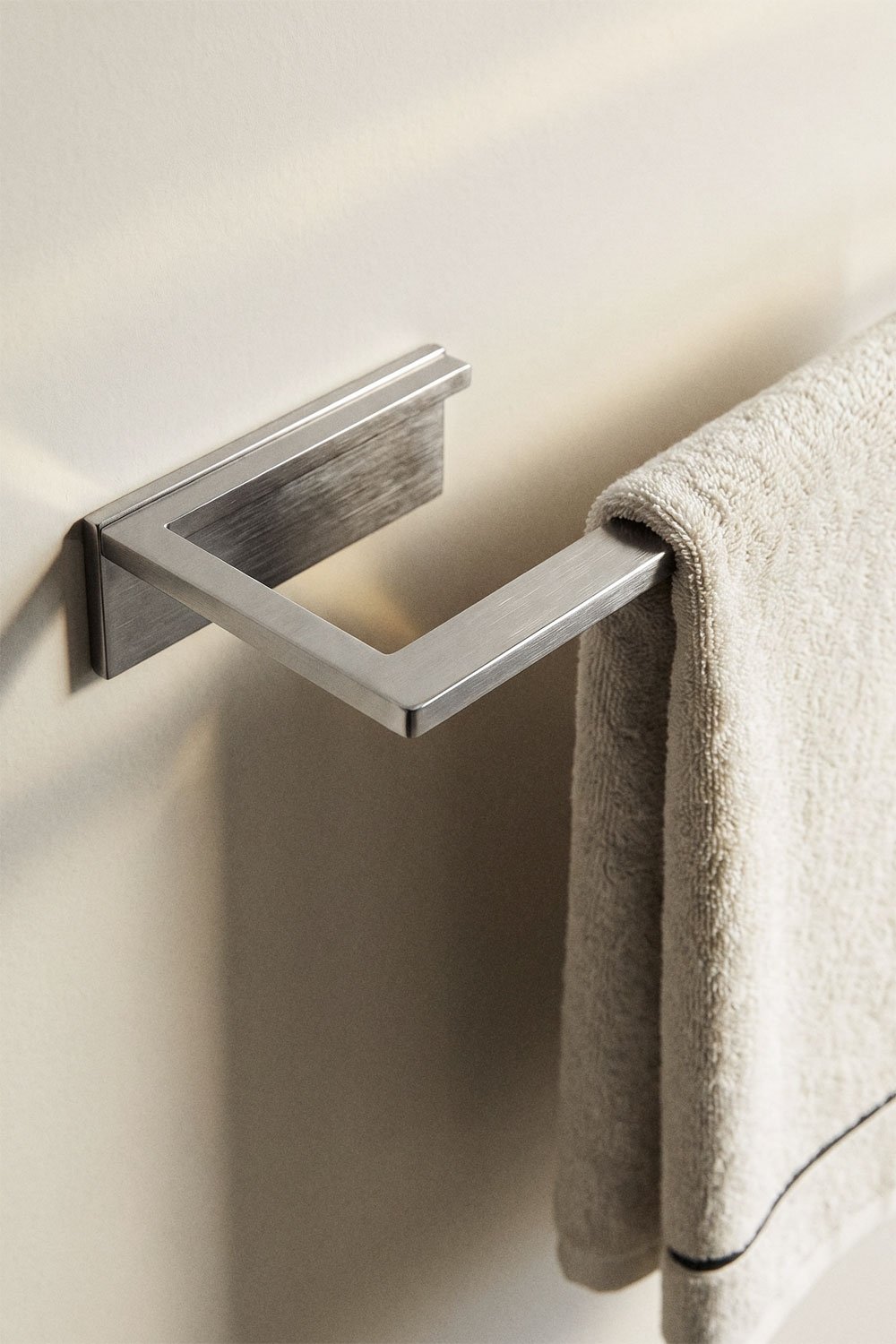 Toalheiro de parede adesivo com barra de 30 cm para casa de banho em aço inoxidável cinzento escovado Jalter, imagem de galeria 2