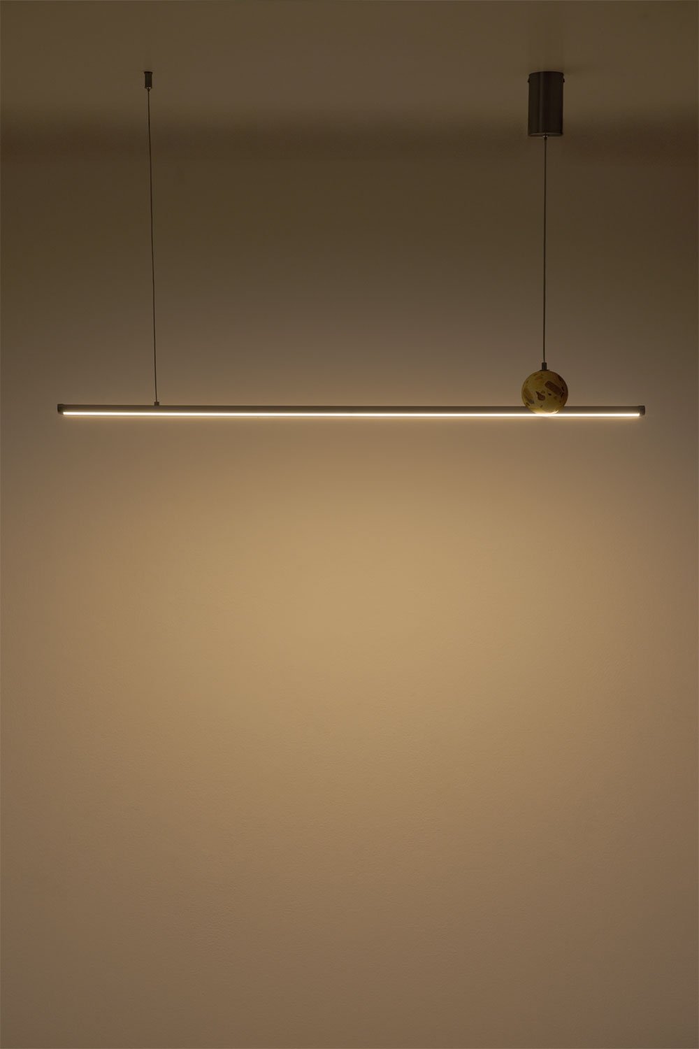 Lâmpada de teto pendente linear LED 100 cm em pedra natural e ferro Lanuvio, imagem de galeria 4