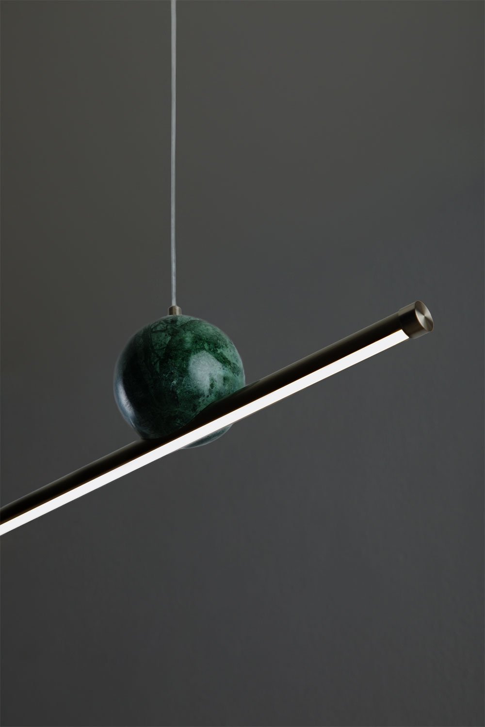 Lâmpada de teto pendente linear LED 100 cm em pedra natural e ferro Lanuvio, imagem de galeria 6