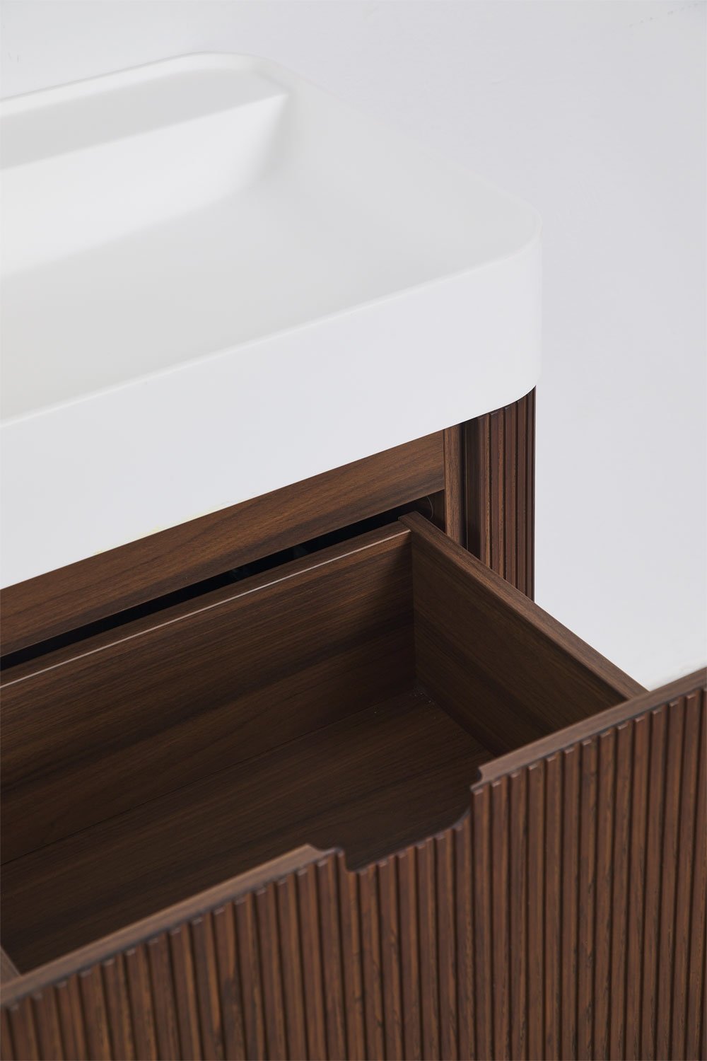 Conjunto de móvel de casa de banho suspenso 130x45 cm em madeira com lavatório integrado Saioa, imagem de galeria 6