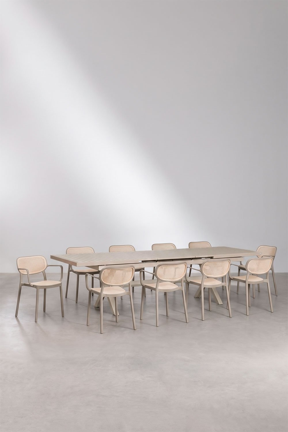 Conjunto de mesa retangular extensível Karena 240-300x100 cm e 10 cadeiras de jardim empilháveis com apoios de braços Omara, imagem de galeria 1