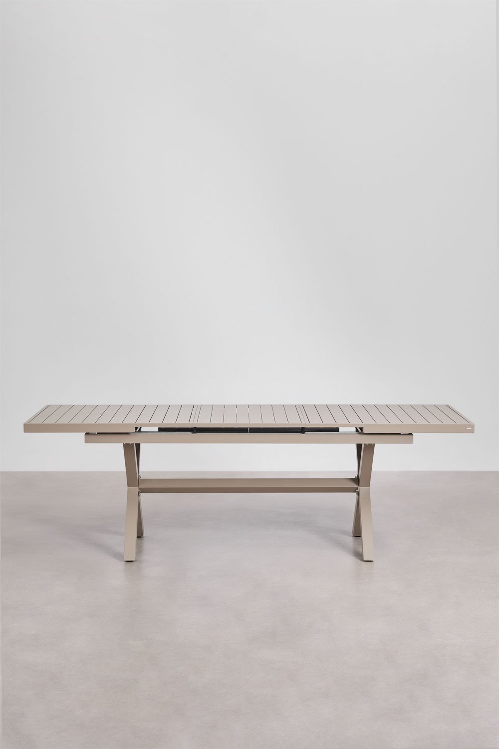 Conjunto de mesa retangular extensível Karena 240-300x100 cm e 10 cadeiras de jardim empilháveis com apoios de braços Omara, imagem de galeria 3