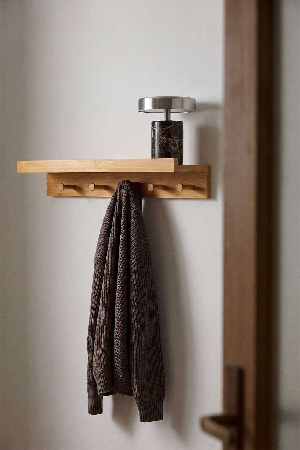 Cabide de parede com prateleira ↔︎ 60 cm em bambu Dareija, imagem de galeria 1