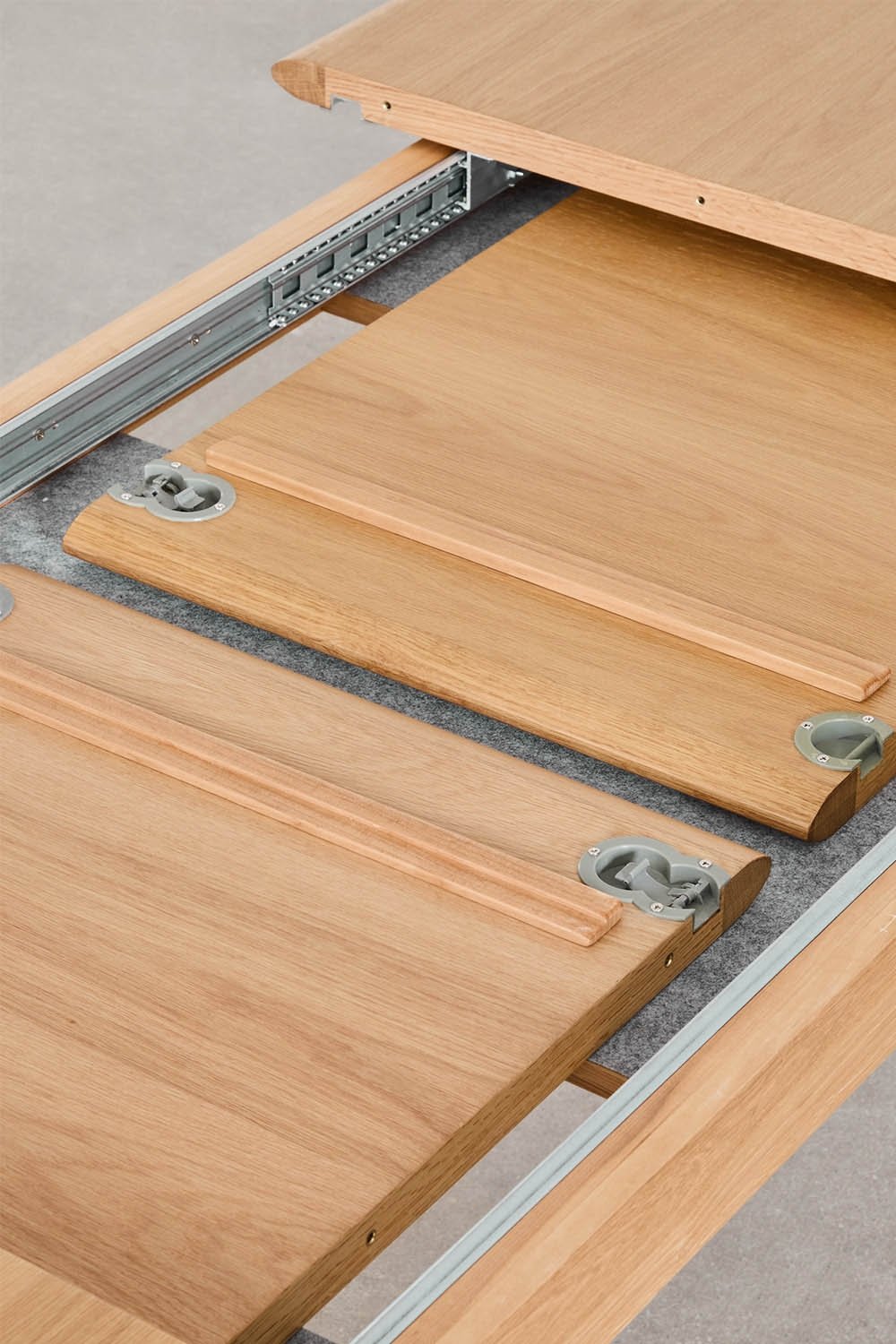 Conjunto de mesa extensível 220-320x95 cm Treveris e 8 cadeiras de jantar em madeira de carvalho Mara Signature, imagem de galeria 7