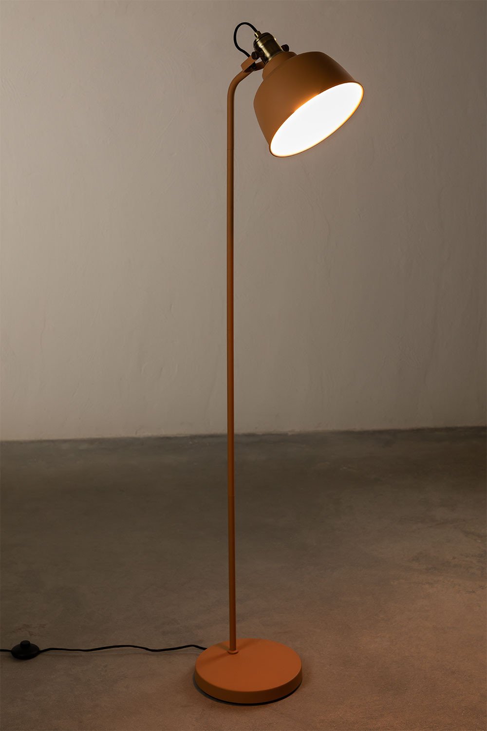 Candeeiro de pé direcionável em ferro Louise, imagem de galeria 3