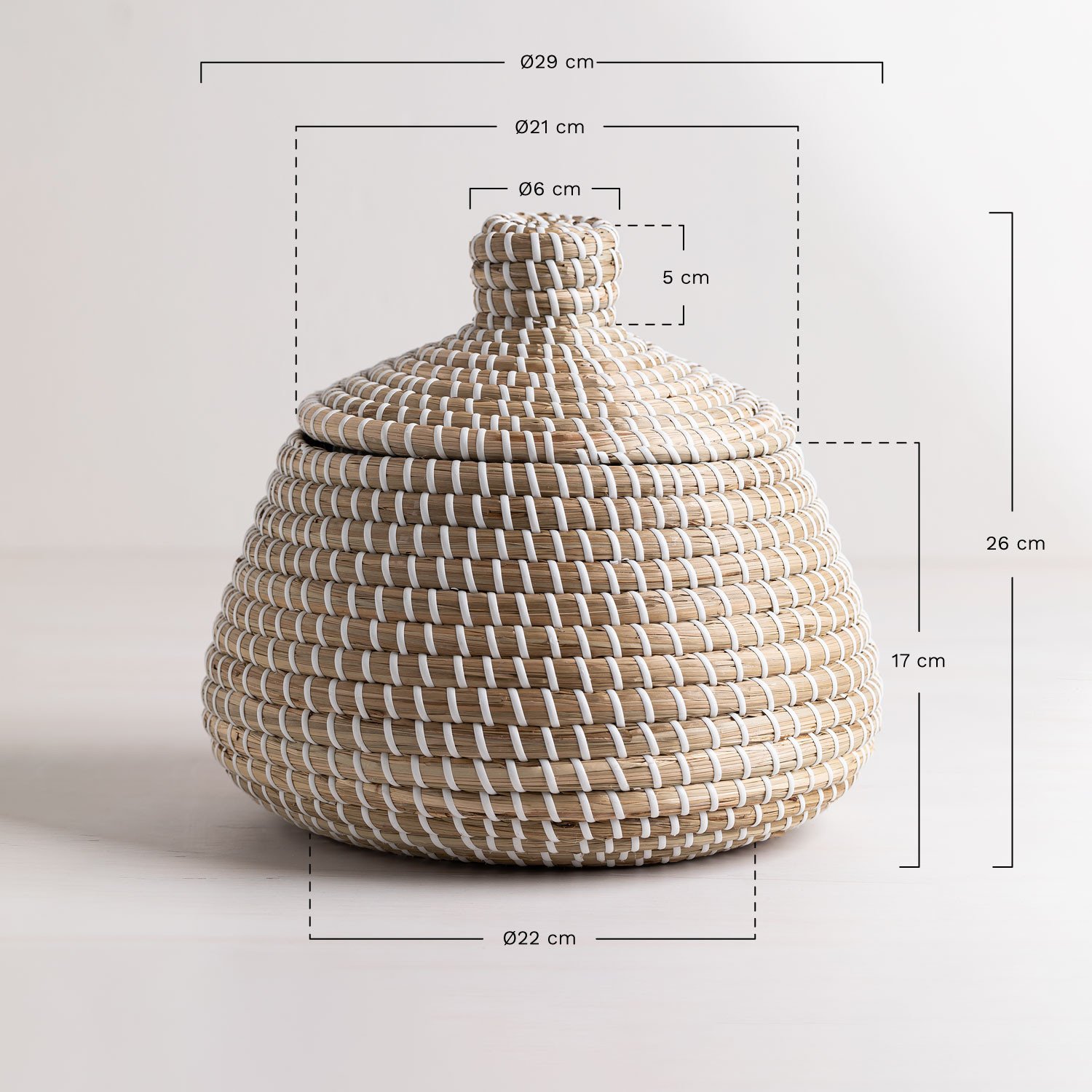 Bazel seagrass basket with lid, MEASURES