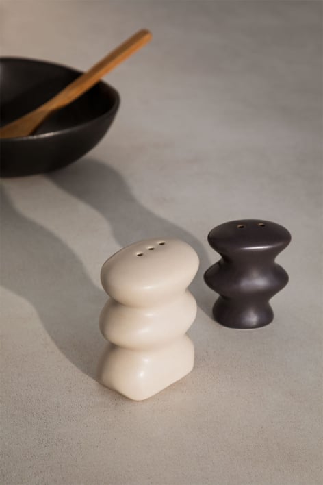 Salt & Pepper Shakers Gocker