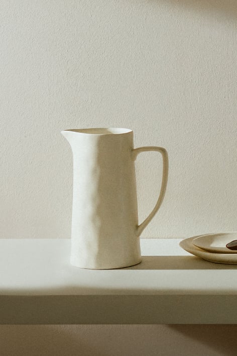 Belvere 1.8 L stoneware jug