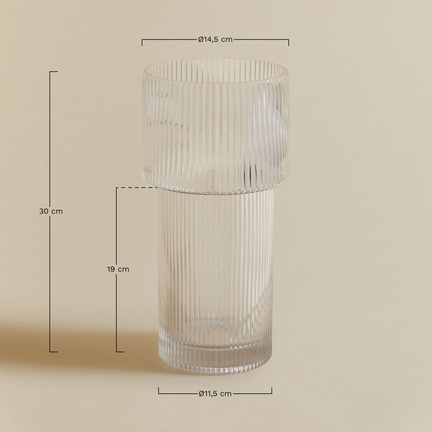 Crefel glass vase, MEASURES